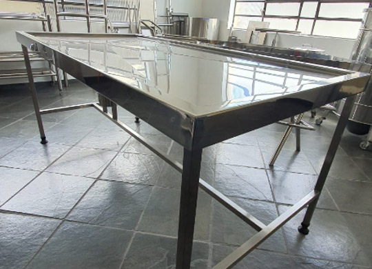 Onde comprar mesa para necrópsia em aço inox?
